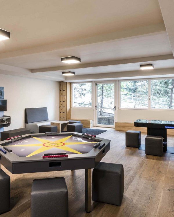 STROBLHOF: Ihr Familienhotel in Südtirol mit Pool STROBLHOF: Ihr Familienhotel in Südtirol mit Pool