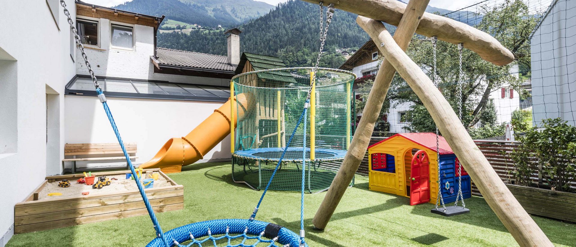 Kinderhotel in Südtirol mit Betreuung Kinderhotel in Südtirol mit Betreuung