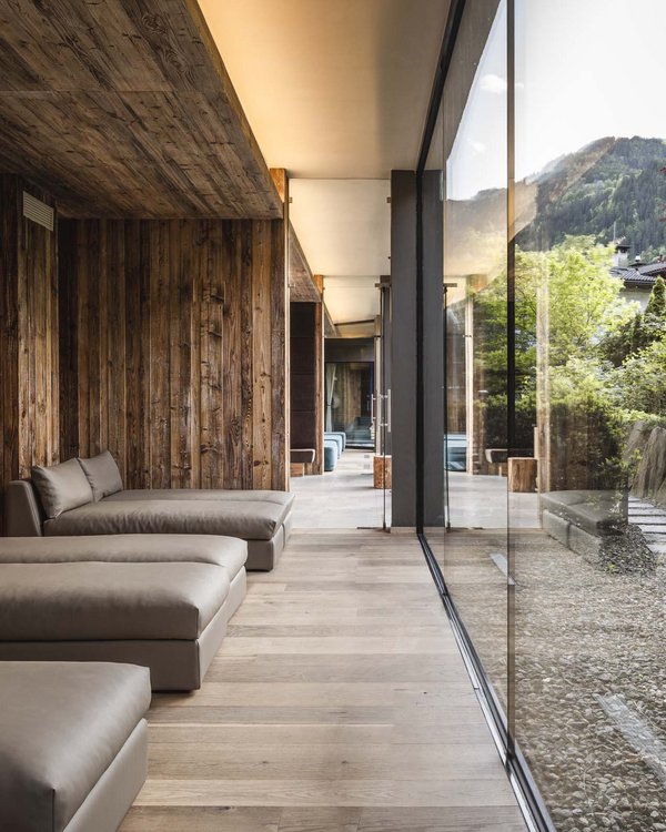 Die Pools und Saunen des STROBLHOF Die Pools und Saunen des STROBLHOF