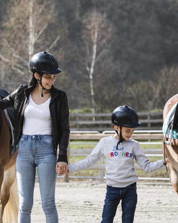 STROBLHOF: Ihr Familienhotel in Südtirol mit Pool STROBLHOF: Ihr Familienhotel in Südtirol mit Pool